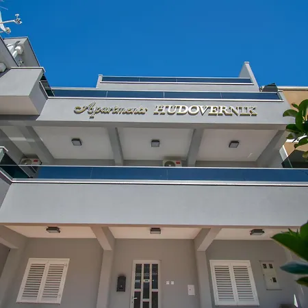 Hudovernik * Baška Voda