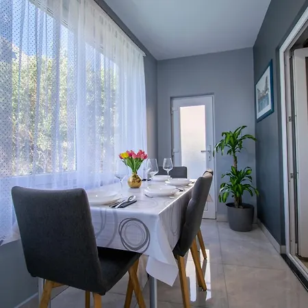 Hudovernik Baška Voda