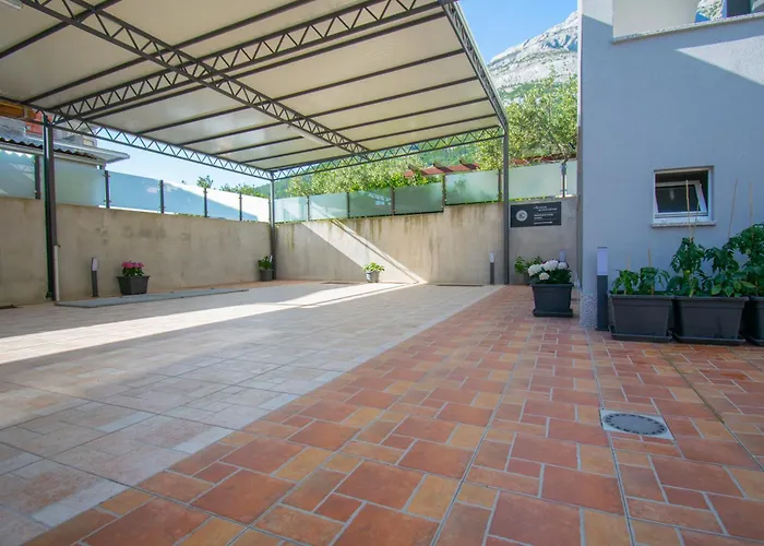 Hudovernik Appartement Baška Voda